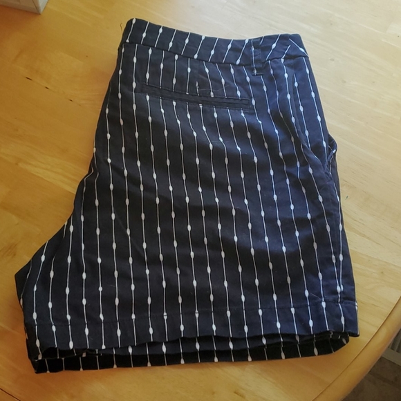 Shorts - Picture 3 of 3